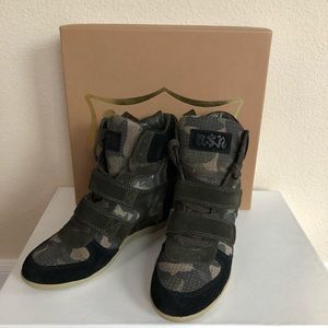 Ash Wedge Sneaker Size 38 camo Print
